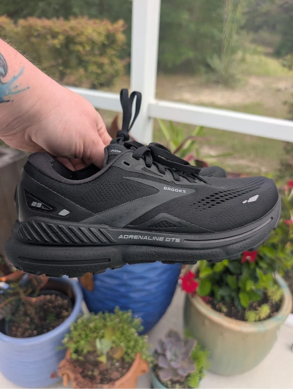 Brooks Women's Adrenaline GTS 23 Shoe Size 7 Wide Triple Black Walking Sneakers